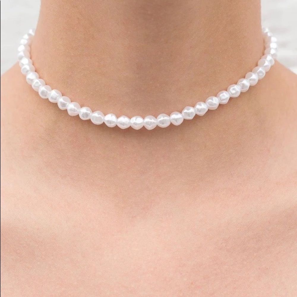 Brandy Melville Pearl Choker